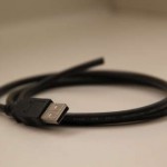 Le câble USB pour assurer l'alimentation des Leds